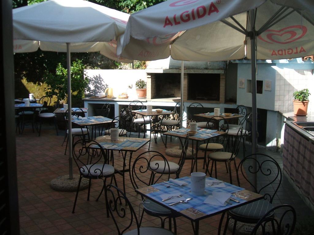 Su Cantaru Guesthouse Villanova Monteleone Exterior foto