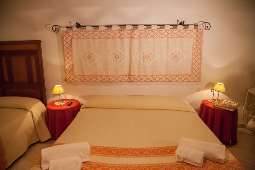 Su Cantaru Guesthouse Villanova Monteleone Exterior foto